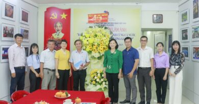 Lãnh đạo tỉnh đến thăm, chúc mừng Liên hiệp các Hội Văn học Nghệ thuật và Tạp chí Thất Sơn nhân kỷ niệm 100 năm ngày Báo chí Cách mạng Việt Nam